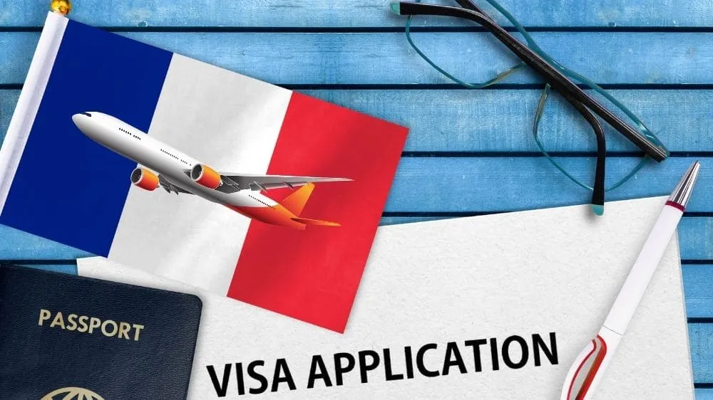 موعد في السفارة الفرنسية موعد في السفارة الفرنسية