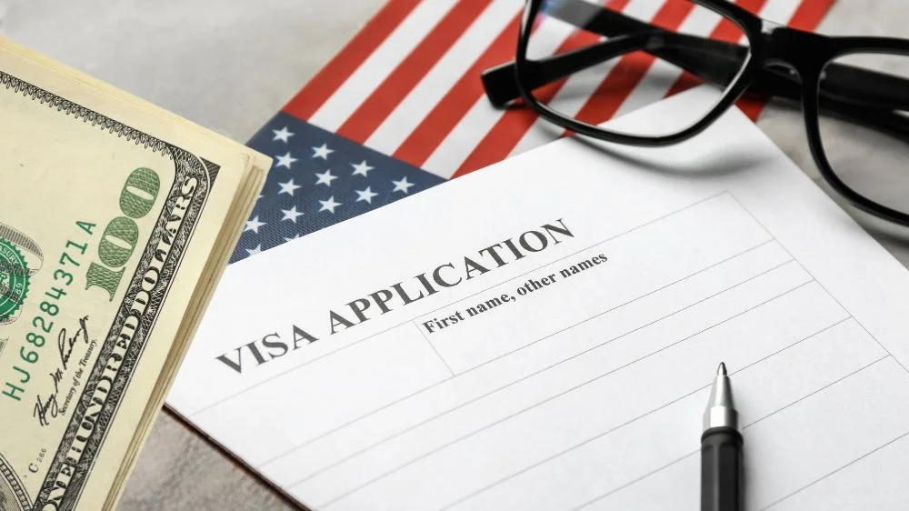 رسوم الحصول على فيزا امريكا