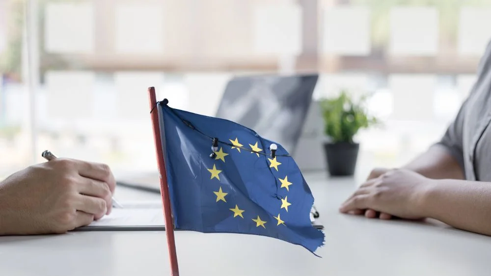 مقابلة في سفارة