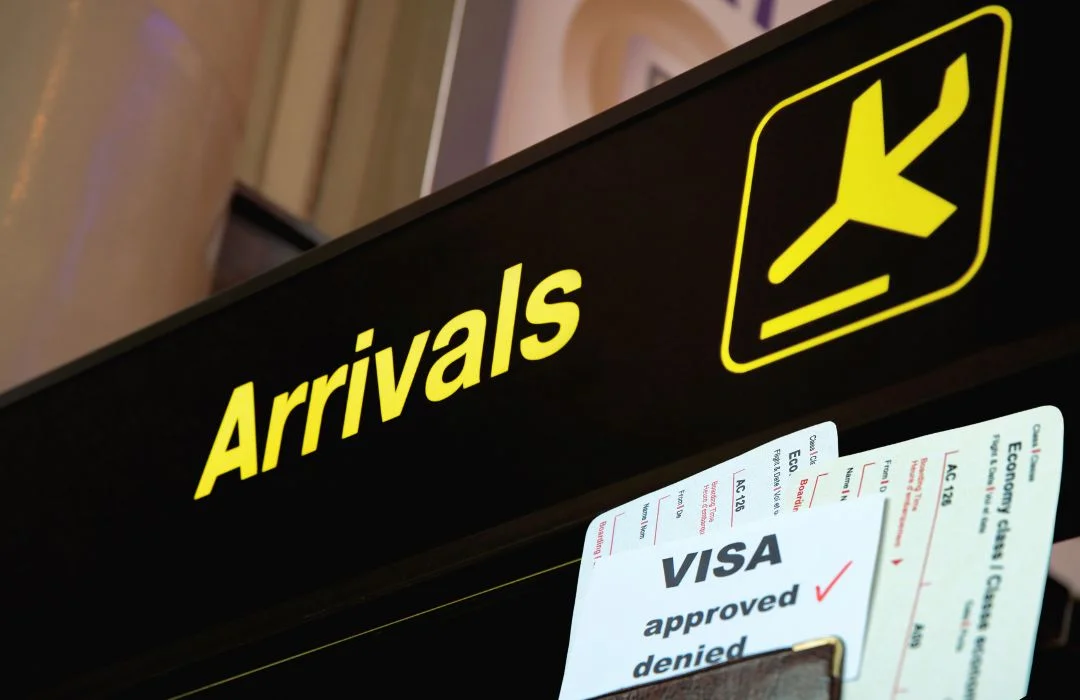 بلاد تمنح التأشيرة عند الوصول للمصريين